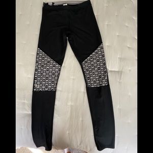 black under armour leggings